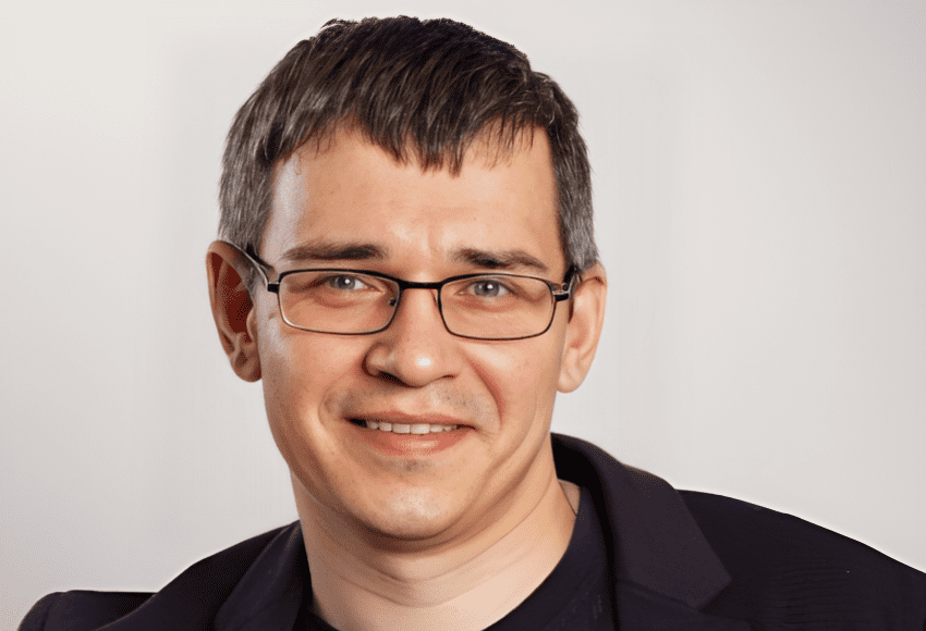 Валерий Ларионов